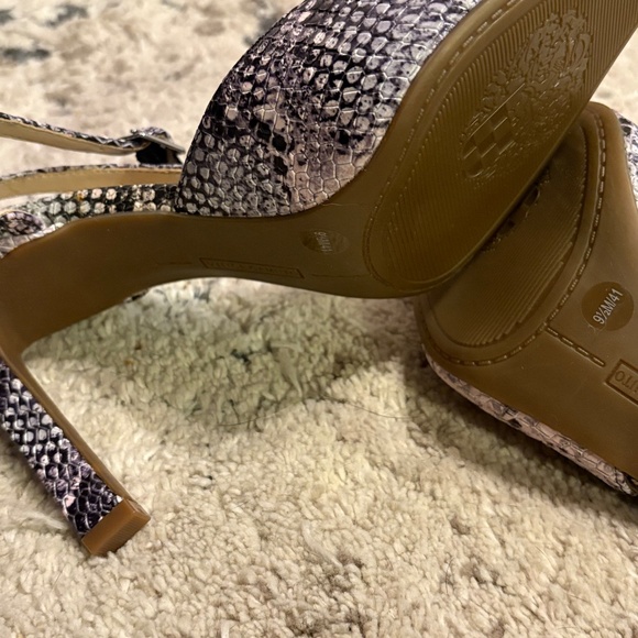 NWOT-Vince Camuto Snakeskin Print Strappy Heels, 9 1/2 - Picture 7 of 10